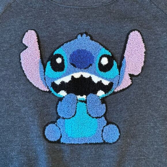 Disney Women’s Lilo and Stitch Latch Hook Crewneck Sweatshirt Gray Size Medium - Picture 4 of 9